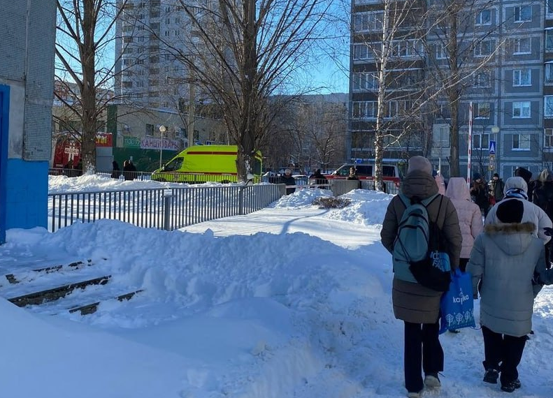 В Ульяновске из-за подозрительного предмета эвакуировали детей и учителей школы №73