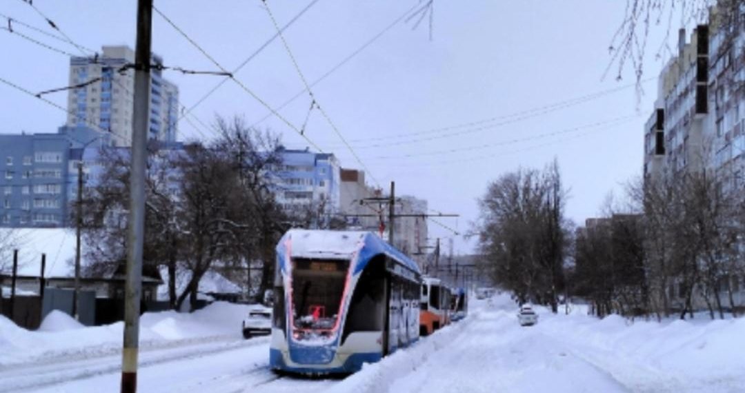 В Ульяновске из-за последствий снегопада закрыли движение трамваев на нескольких участках