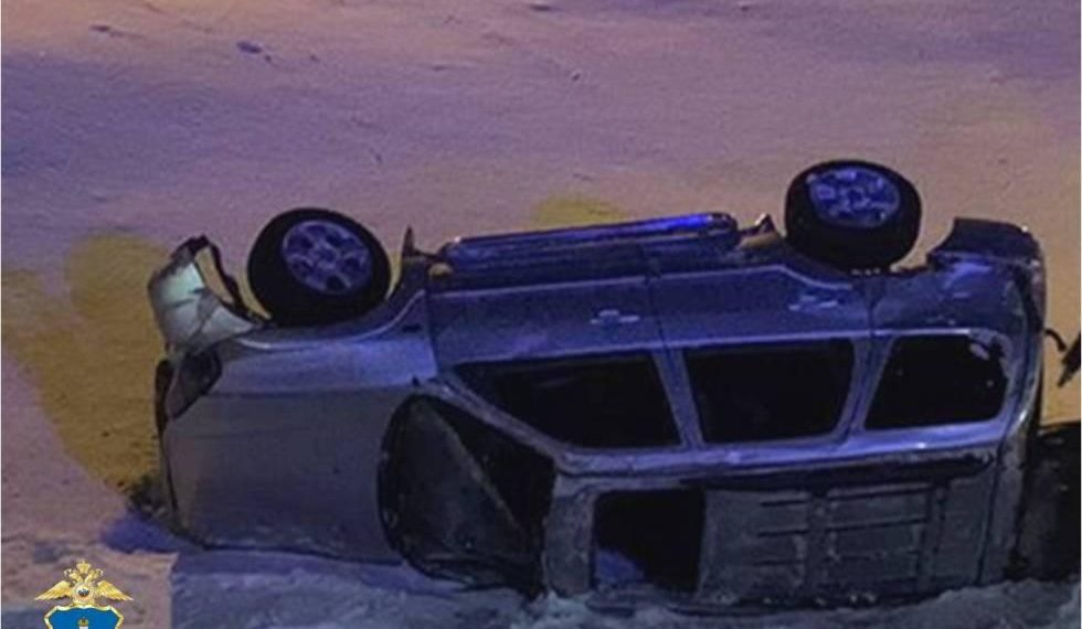 Один погиб, двое в больнице: в Белом Ключе разбилась Mazda