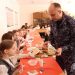 Ульяновские офицеры учили школьников готовить еду в полевых условиях