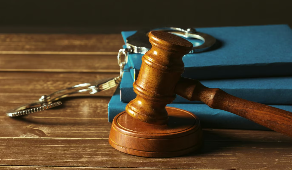 Ульяновец порезал соседку по коммунальной квартире и ограбил её