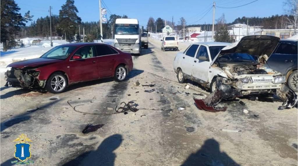 17-летний подросток без прав за рулем Audi A4 устроил в Ульяновской области ДТП с пострадавшей