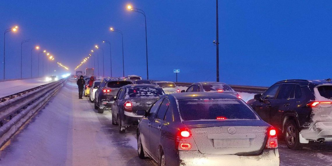 На Президентском мосту в Ульяновске из-за ДТП образовалась пробка
