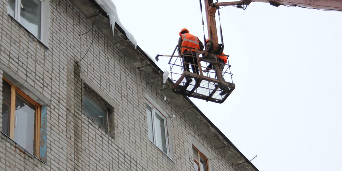 За неделю на ульяновские управляющие компании составлено 267 актов за плохую очистку дворов и крыш