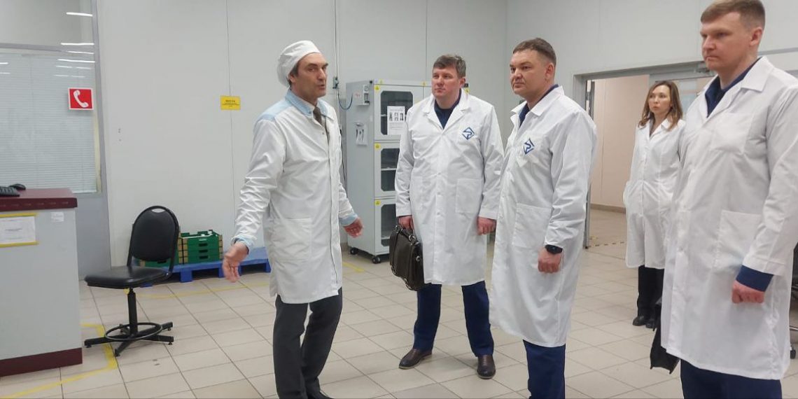 Прокурор Ульяновской области посетил оборонный завод «Искра»