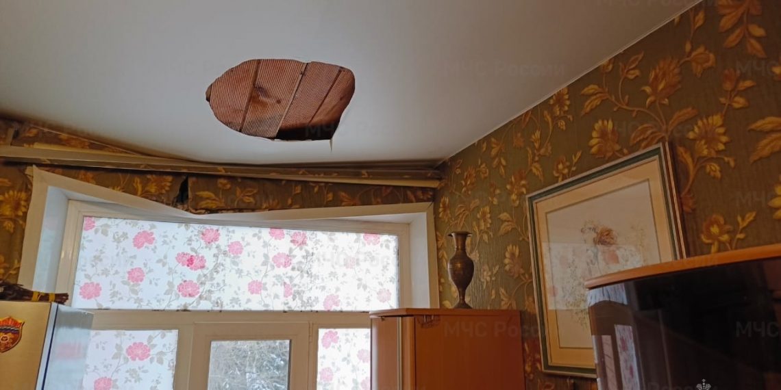 В квартире на Пролетарской в центре Ульяновска прогнулась потолочная балка