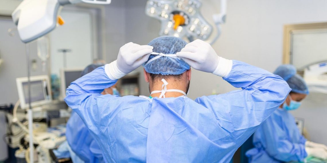 Ульяновские хирурги удалили жительнице Ульяновска гигантскую опухоль на щитовидке