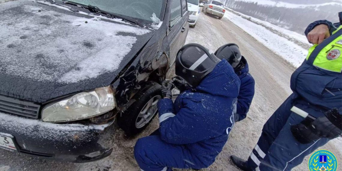 На Императорском мосту столкнулись «Калина» и Logan
