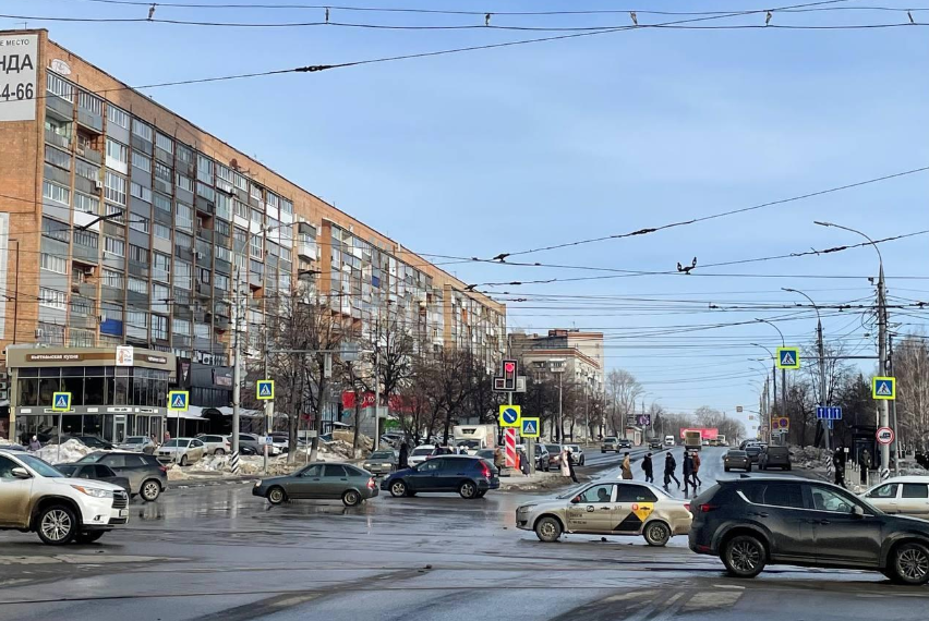 Новые дорожные знаки появились на перекрёстке Железной Дивизии и Минаева