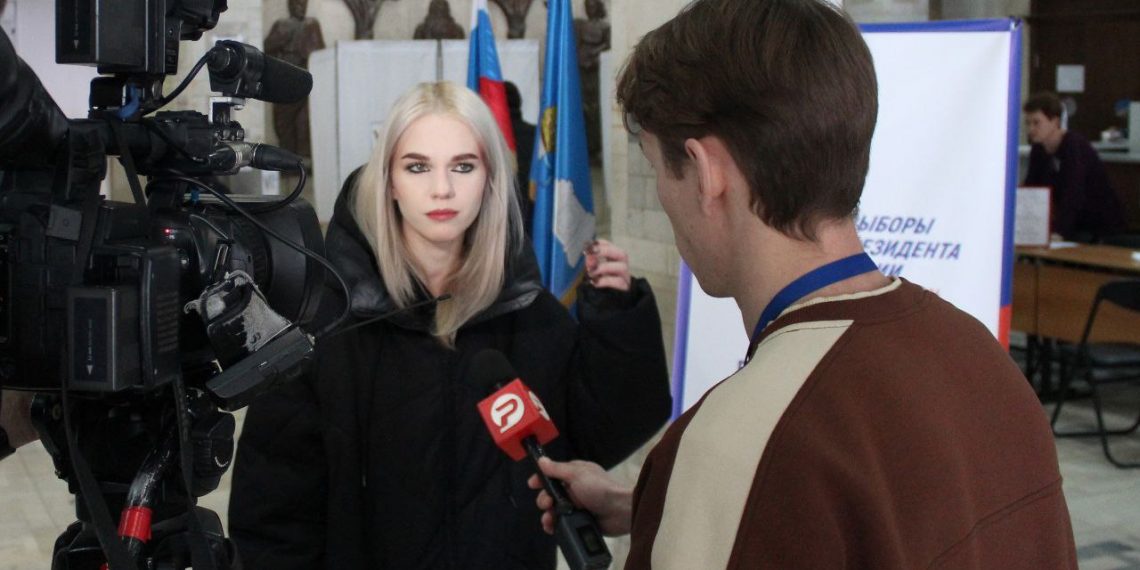Виктория из Ульяновска отметила своё совершеннолетие на выборах президента России