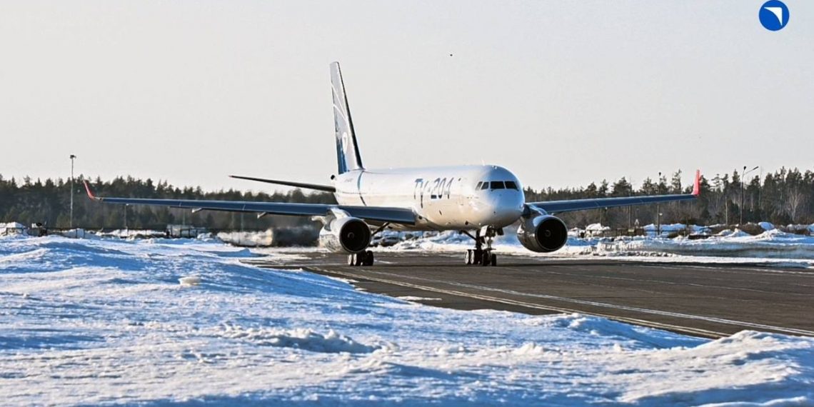 Сделанный 16 лет назад в Ульяновске Ту-204 восстановили и передали компании Red Wings