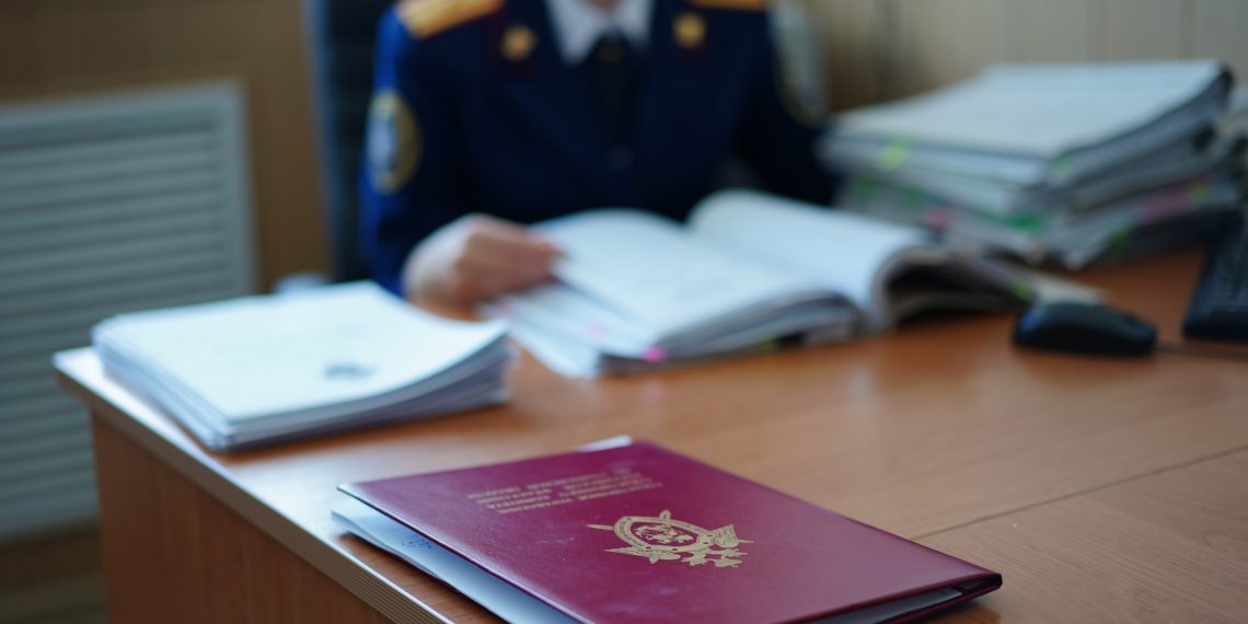 В Ульяновске с крыши больницы на медсестру упала снежная глыба, Следком возбудил уголовное дело