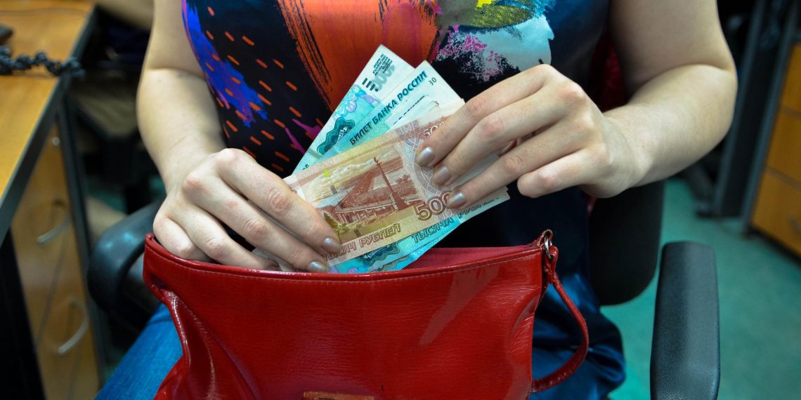 Директор димитровградской «управляйки» обманом похитила 750 тысяч рублей у собственников жилья