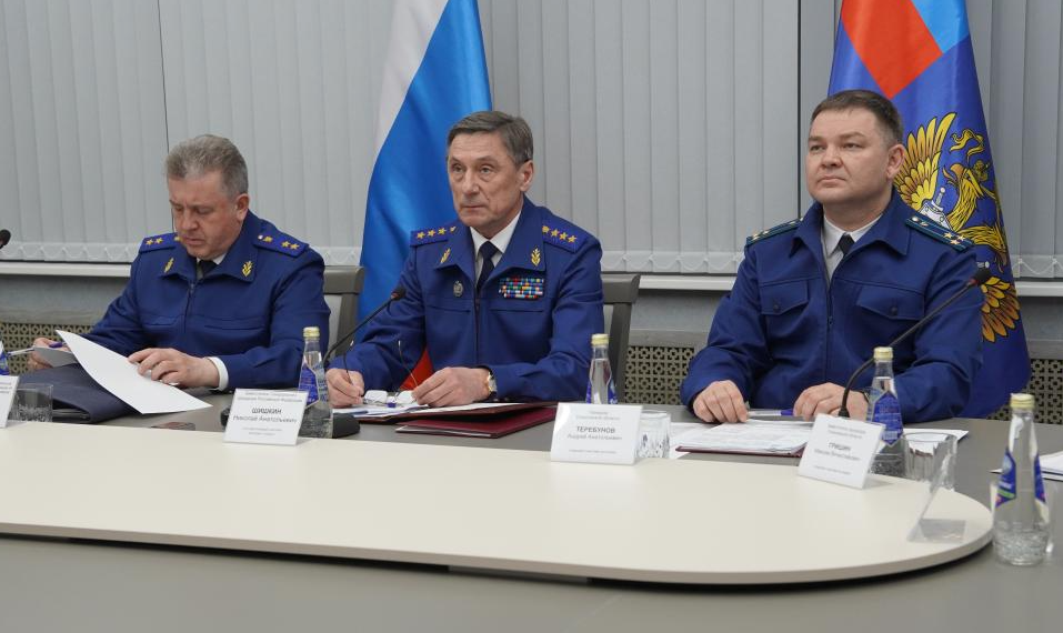 Оперативное совещание провёл в Ульяновске замгенпрокурора Шишкин