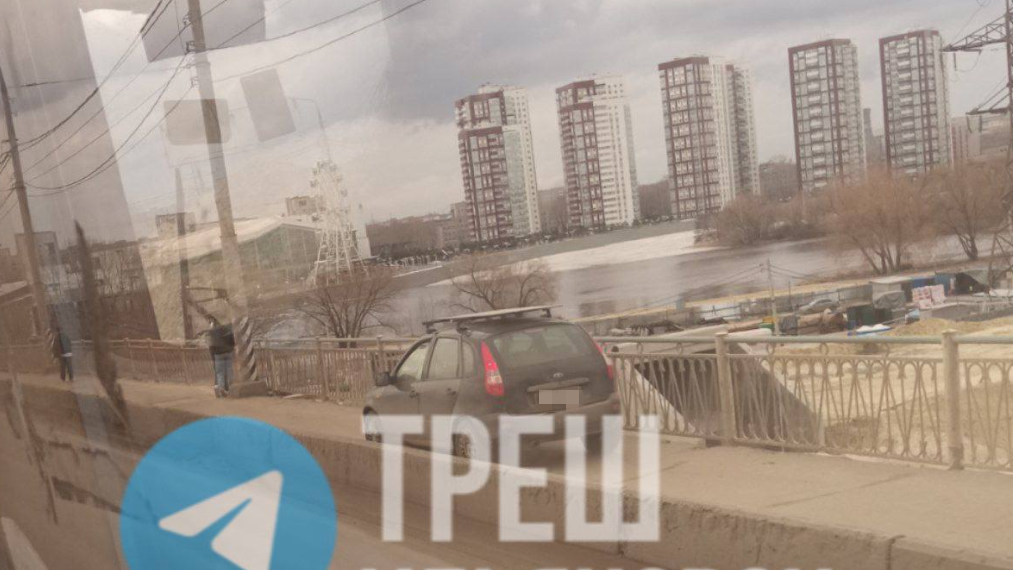 Ульяновец на «Калине» объехал пробку по тротуару: нашли, поймали, оштрафовали