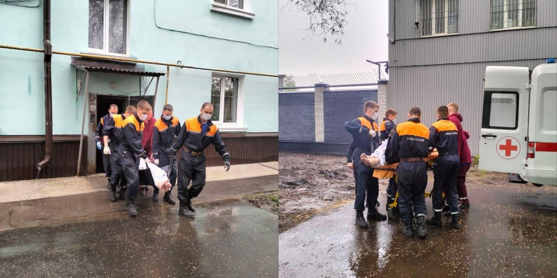 Ульяновские спасатели транспортировали в карету скорой помощи разбитую инсультом пенсионерку