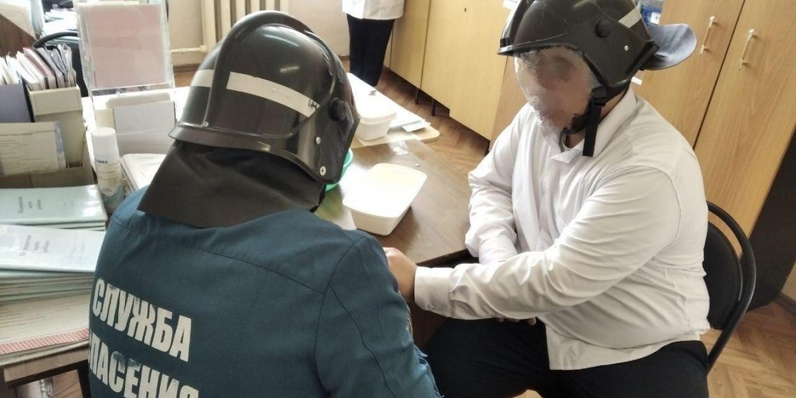 Ульяновские спасатели сняли кольцо с ученика школы №73