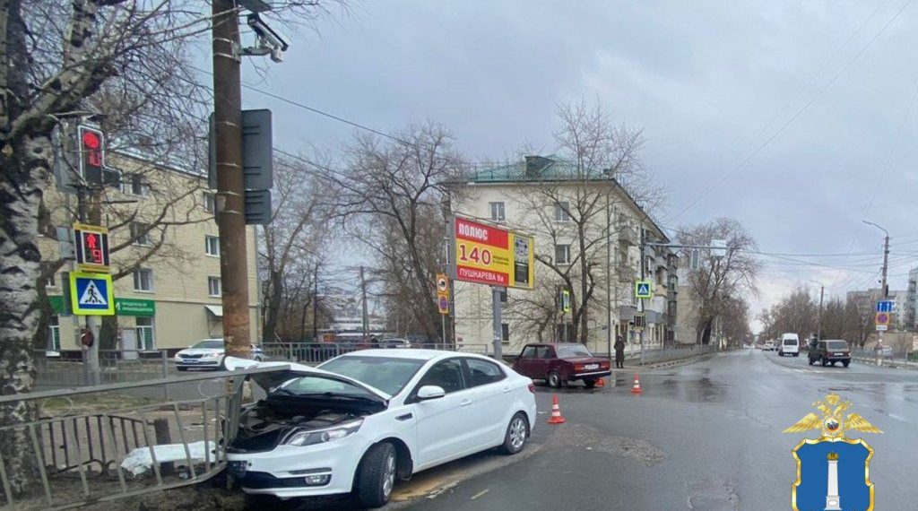 Ульяновские гаишники дали подробности ДТП на перекрёстке Гагарина и Кролюницкого