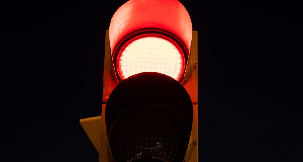 На двух оживлённых перекрёстках в Дальнем Засвияжье отключили светофоры