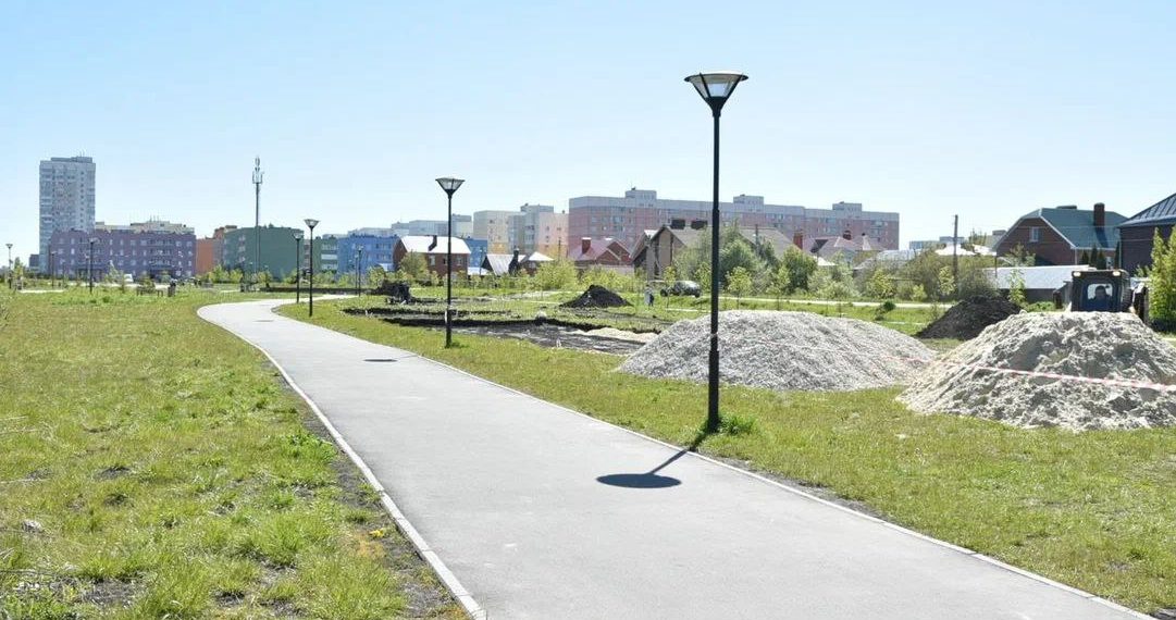 На севере Ульяновска доводят до ума сквер «Трёх поколений»