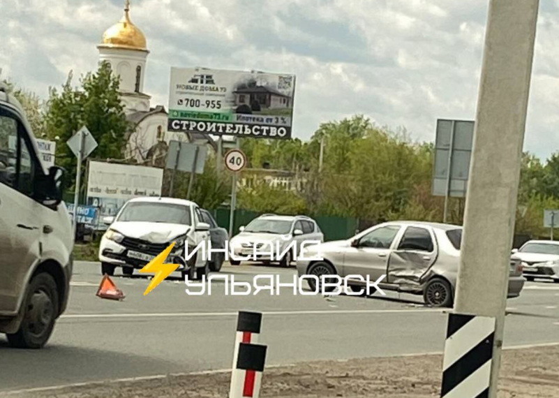 В Мирном жёстко столкнулись две легковушки