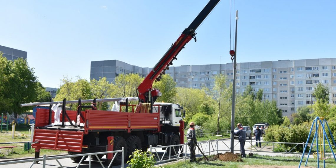 Левобережье Ульяновска начали освещать при помощи композитных опор