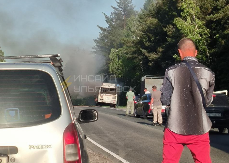На Мулловской горе под Ульяновском сгорел пассажирский автобус