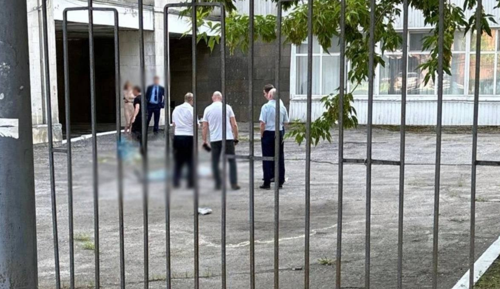 На территории ульяновской «лётки» обнаружили труп курсанта