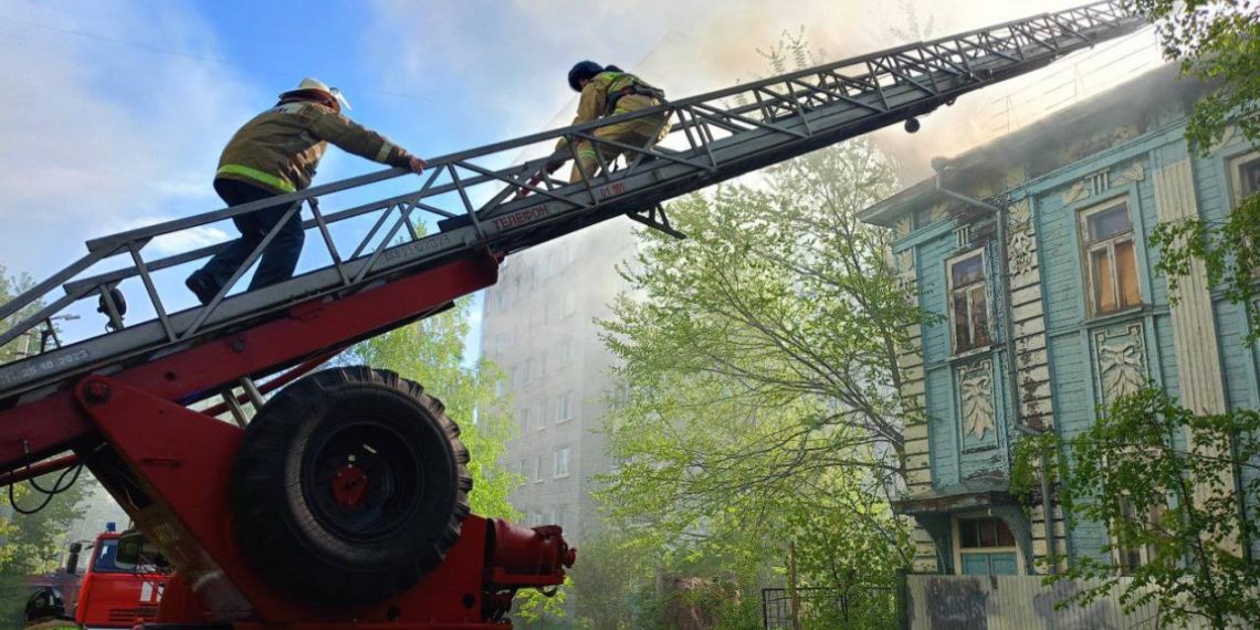 В центре Ульяновска горит охраняемое государством историческое строение