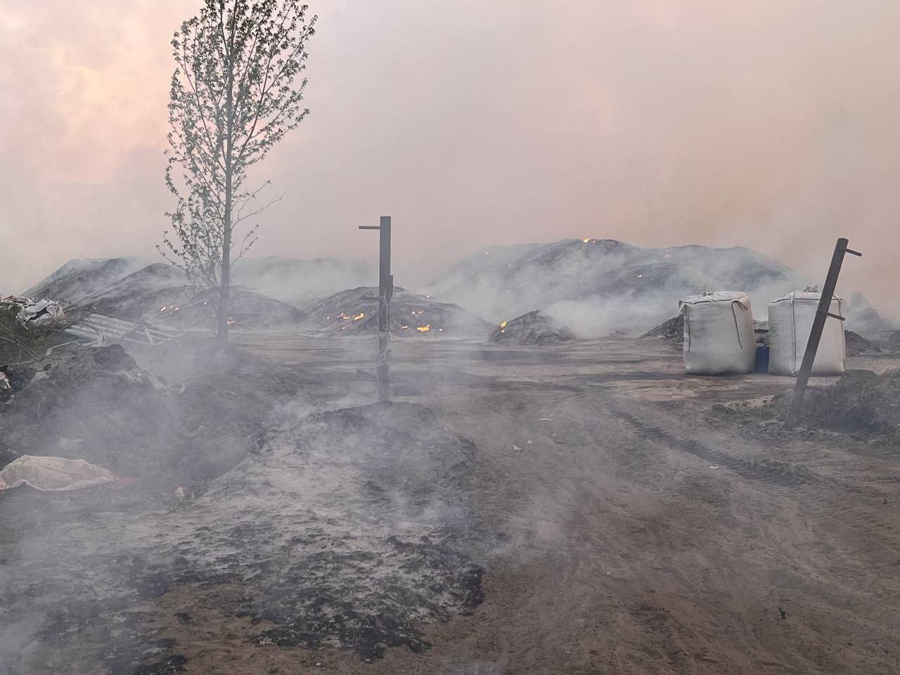 В Ульяновске несколько дней горит свалка, жители Заволжья задыхаются -  Ульяновск