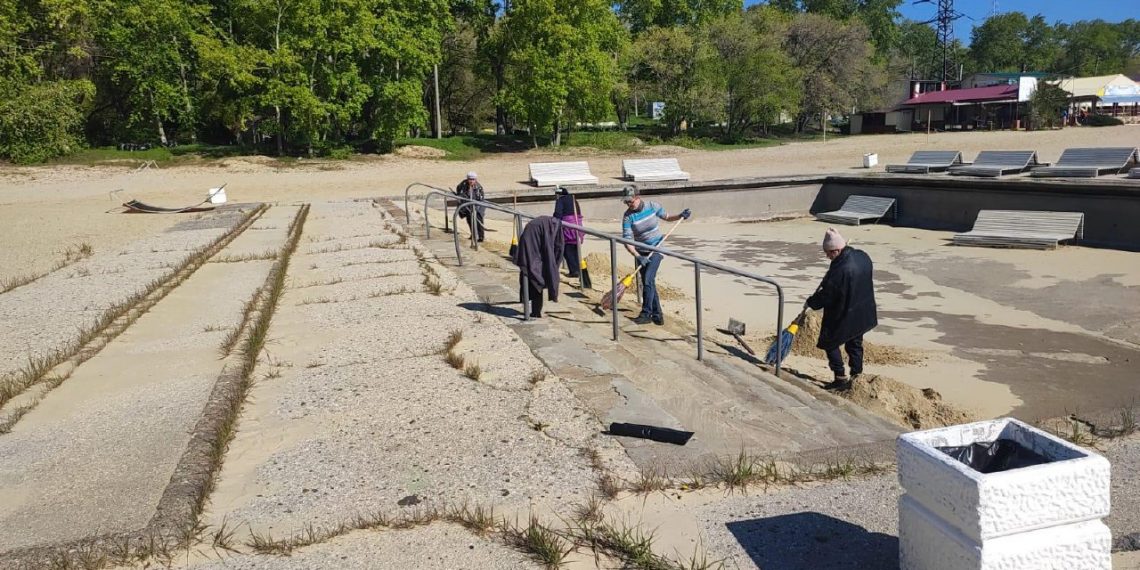 «Горзеленхоз» готовит к купальному сезону центральный пляж Ульяновска
