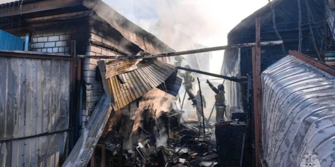 На севере Ульяновска при пожаре в частном доме пострадал человек