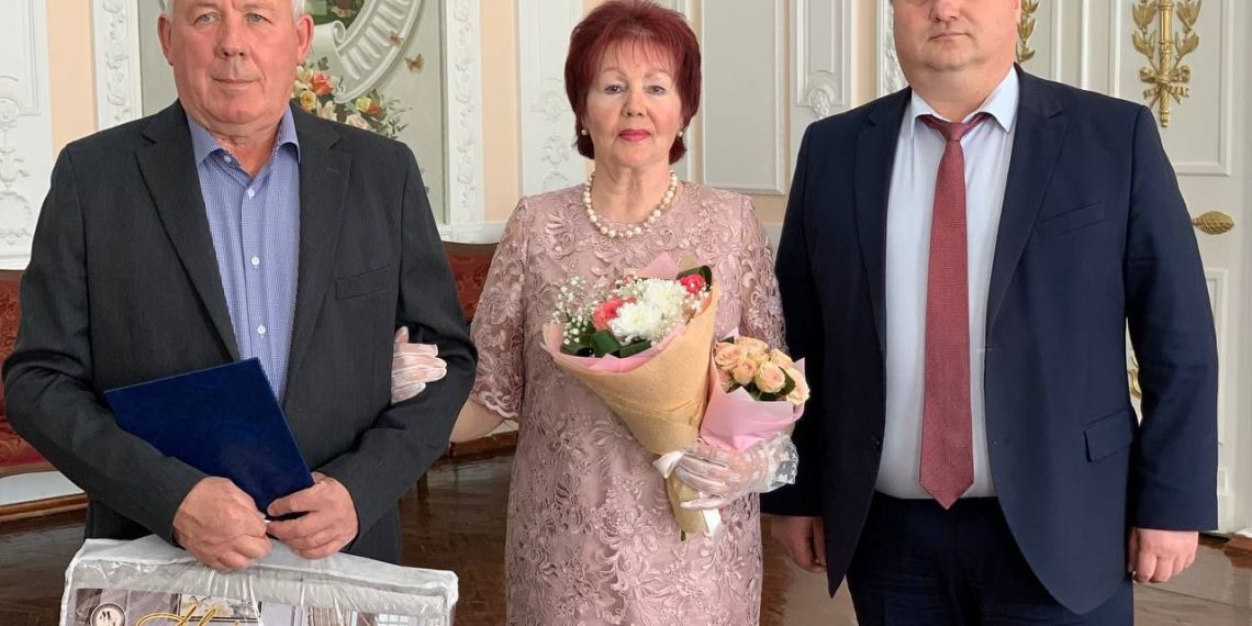 Ульяновская пара отметила золотую свадьбу с Болдакиным под Фадеева