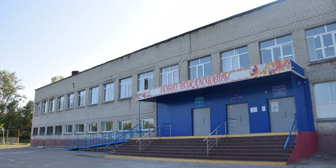 Ульяновская мэрия решила починить дырявую кровлю школы №27