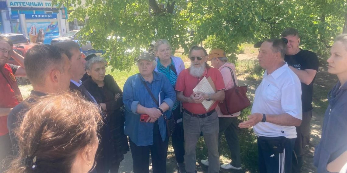 Протест граждан заставил мэрию пересмотреть вырубку деревьев на Авиастроителей