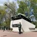 У парка Победы в Ульяновске возложили цветы к памятнику героям-танкистам