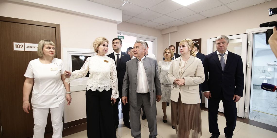 Минниханову показали в Ульяновске центр реабилитации участников СВО