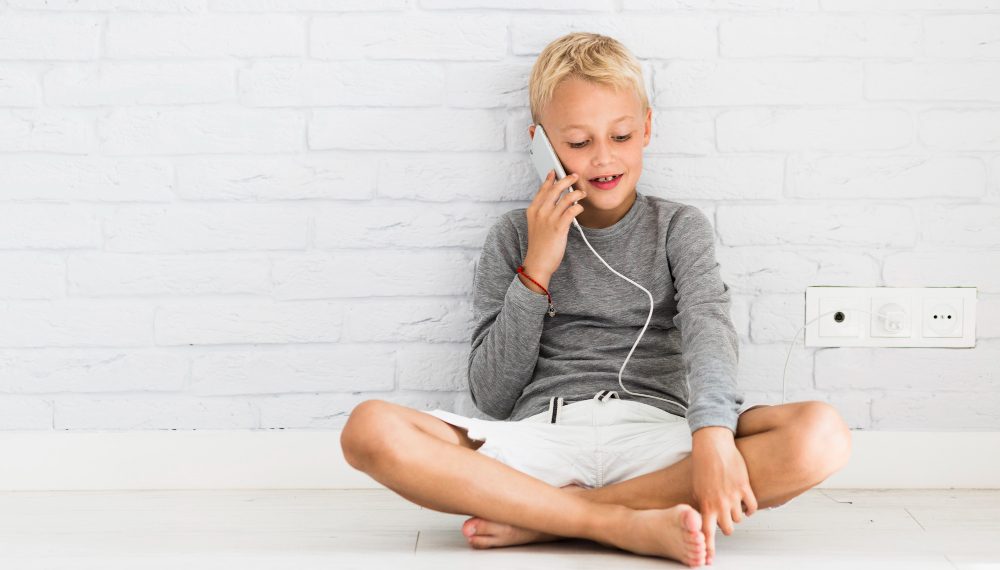 Детский телефон доверия работает в Ульяновской области