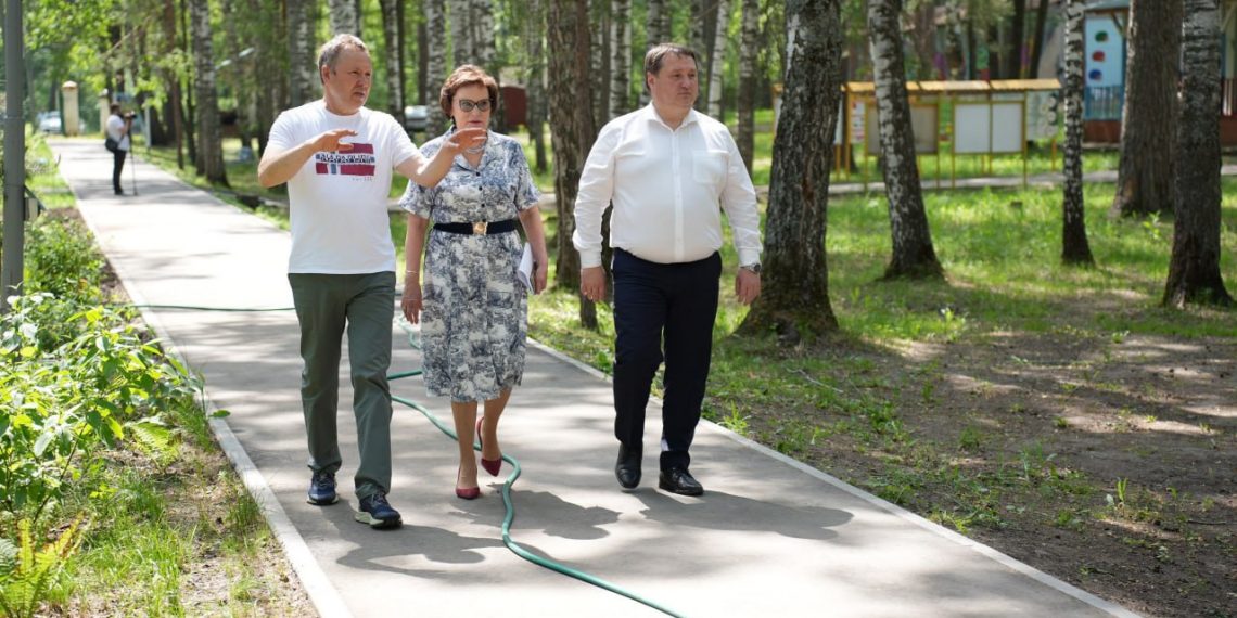 Мэр Болдакин заглянул на «Огонёк» — проверил состояние лагеря