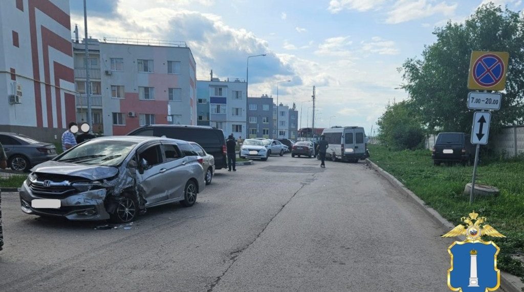 ДТП с шестью автомобилями случилось в Засвияжском районе Ульяновска