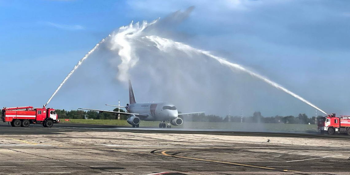 Первый авиалайнер прилетел прямым рейсом из Минска в Ульяновск