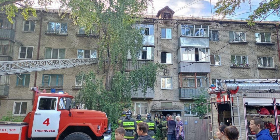 9 июня в горящей общаге на Рябикова погиб человек