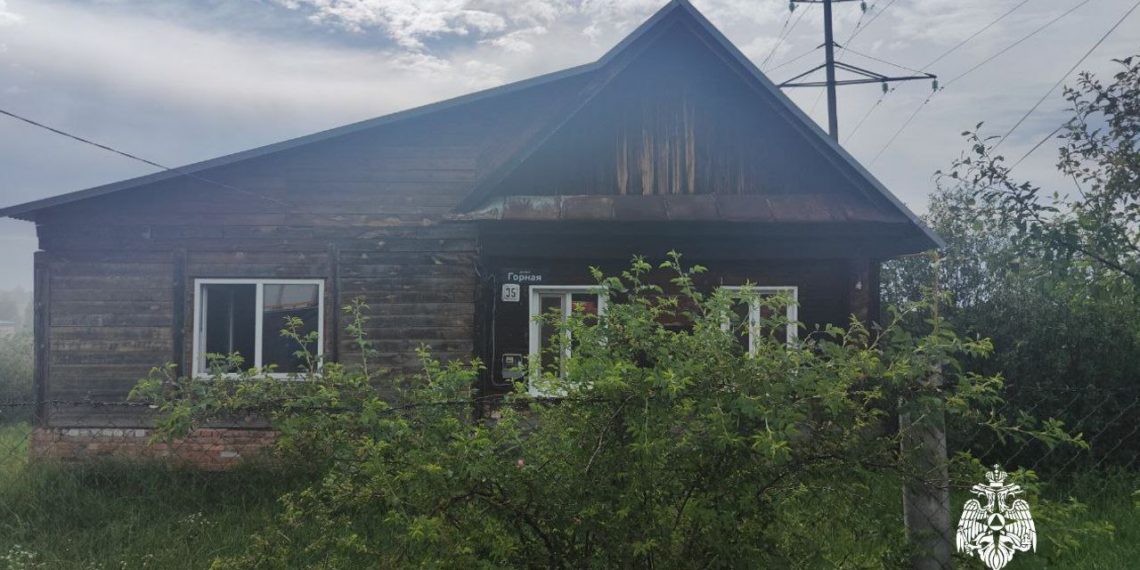 Молния подожгла жилой дом в Ульяновской области