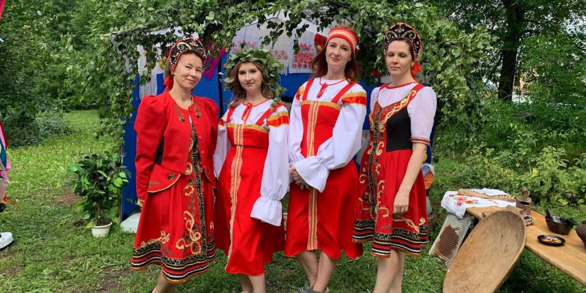 В Ульяновске отмечают Святую Троицу — фото, видео