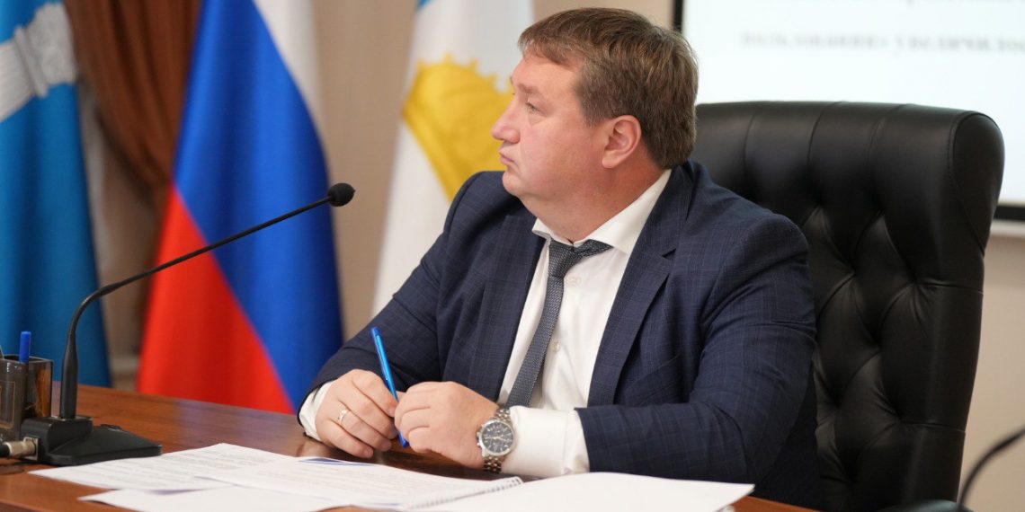 Болдакин требует оштрафовать подрядчика – за оставленный после себя мусор на улице Орлова