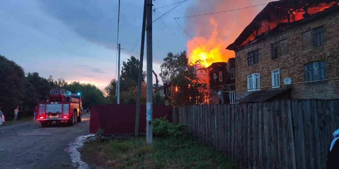 Началось расследование пожара в многоквартирном доме в посёлке имени Ленина в Ульяновской области