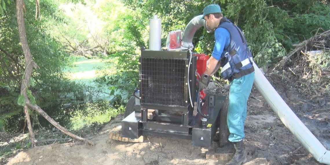 Спецы выявили место засора на Маришкином роднике