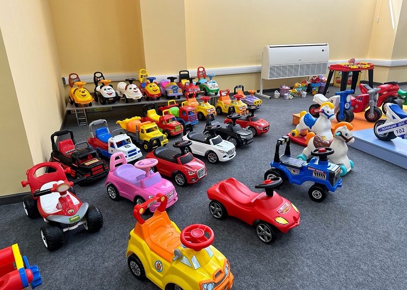 Воспитанников димитровградского детсада сделали консультантами на заводе игрушек