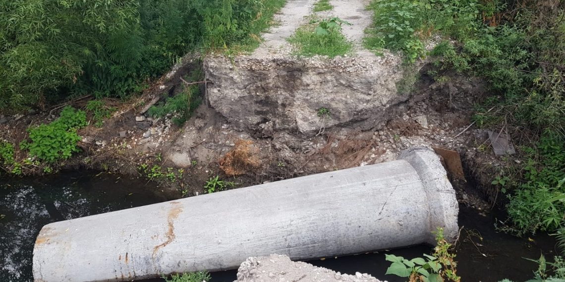 В кузоватовском селе Екатериновка дождём размыло единственную переправу