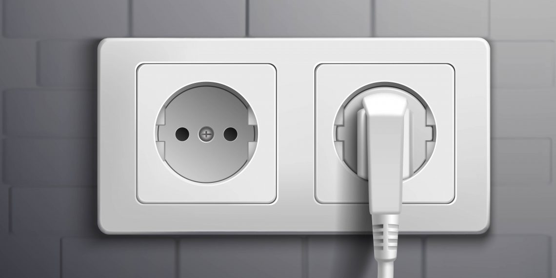 В Ульяновске добравшегося до розетки двухлетнего малыша ударило током